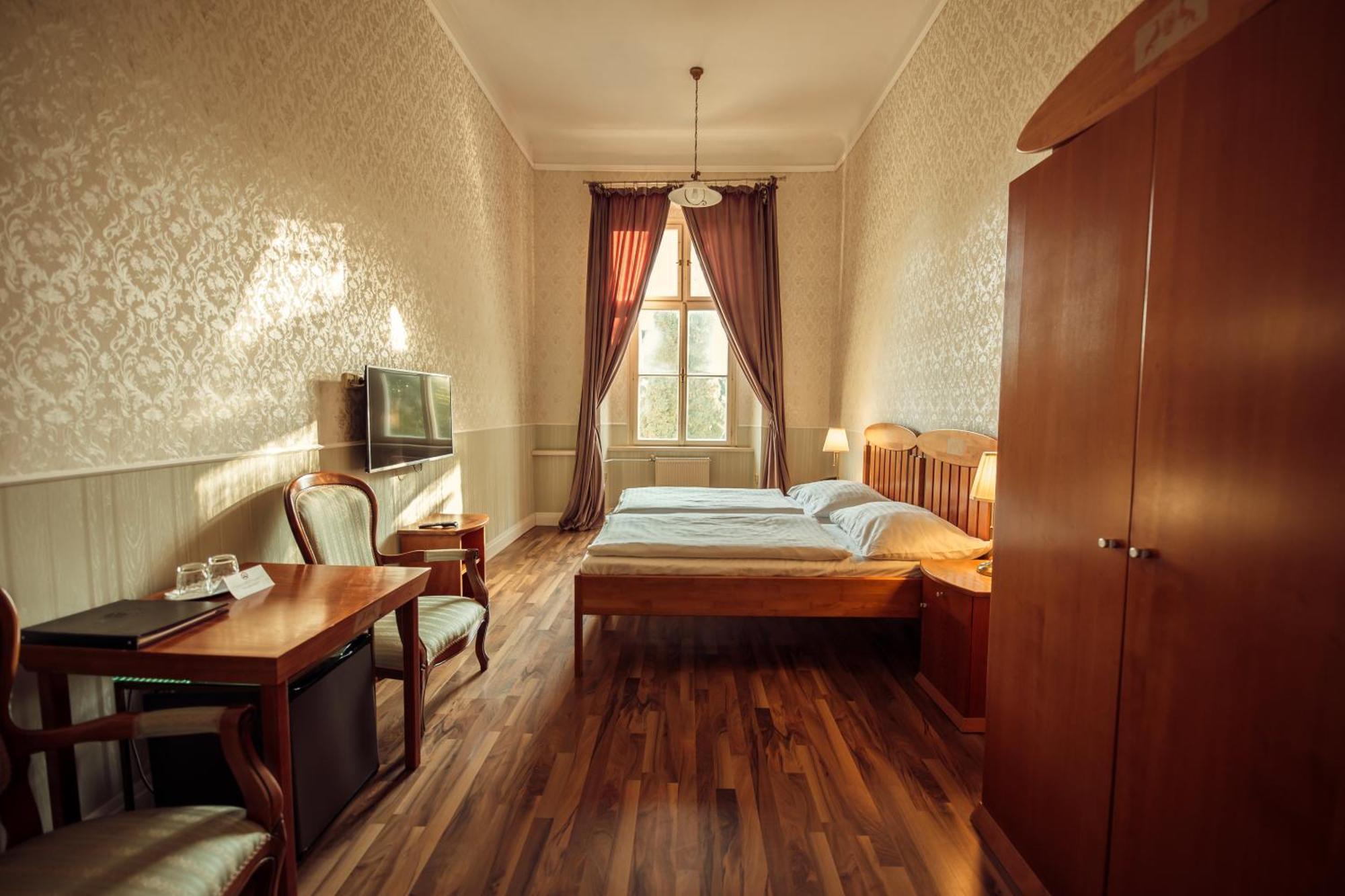 Hotel Kaštieľ Mojmírovce Exterior foto