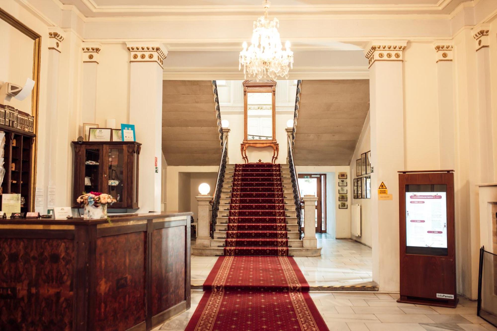 Hotel Kaštieľ Mojmírovce Exterior foto