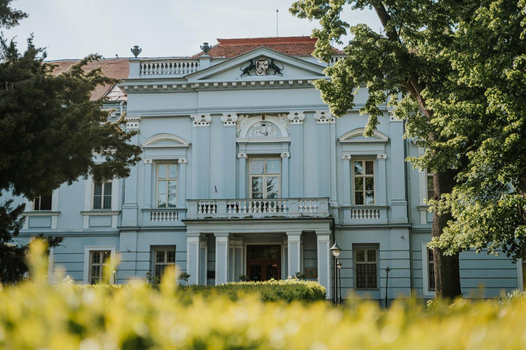 Hotel Kaštieľ Mojmírovce Exterior foto